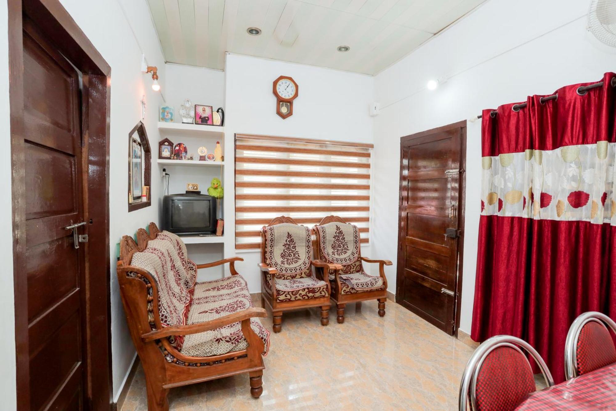 Koonamparayil Home Stay Munnar Anaviratty-Family Only Екстериор снимка