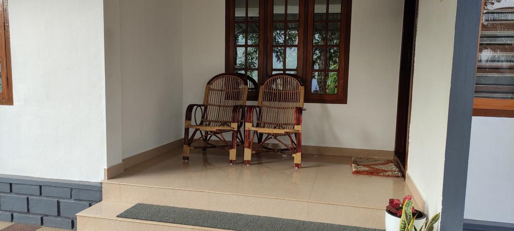 Koonamparayil Home Stay Munnar Anaviratty-Family Only Екстериор снимка