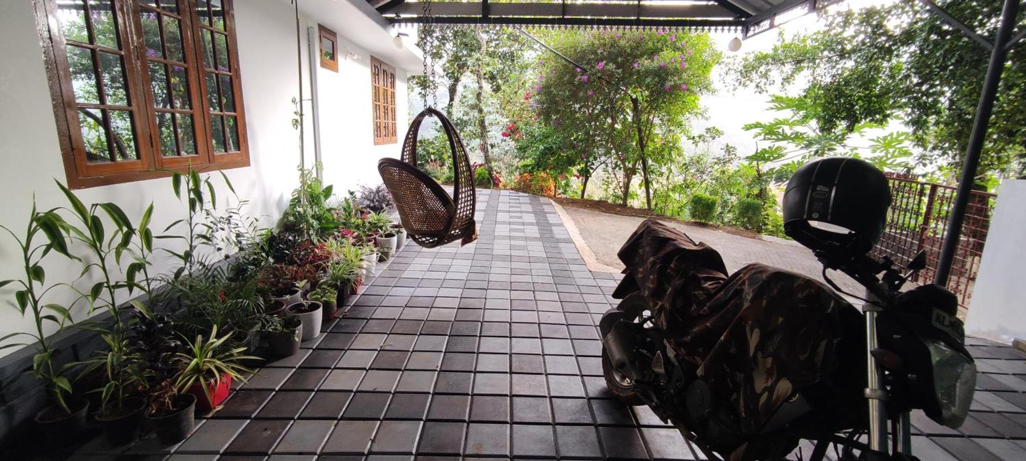 Koonamparayil Home Stay Munnar Anaviratty-Family Only Екстериор снимка