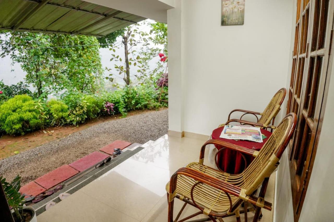 Koonamparayil Home Stay Munnar Anaviratty-Family Only Екстериор снимка
